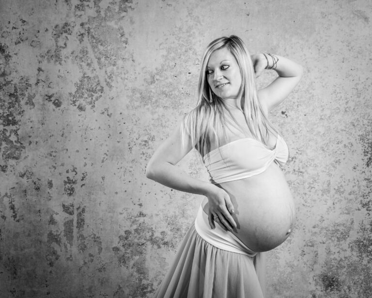 photo femme enceinte en studio